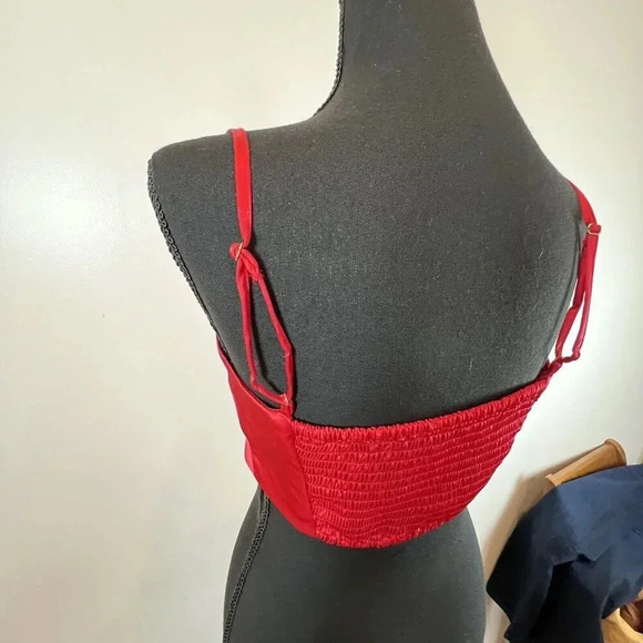House of Harlow 1960 Red Satin Crop Top Adjustable Spaghetti Straps Size Small - Picture 4 of 9